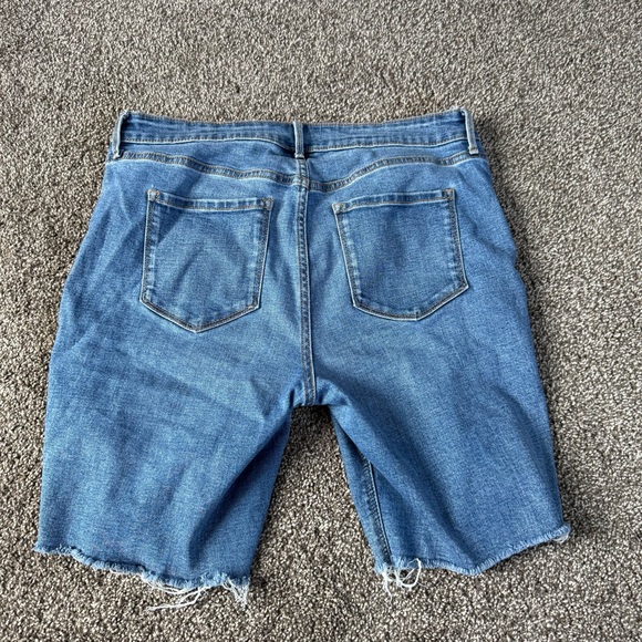 Old navy Shorts - Picture 4 of 4